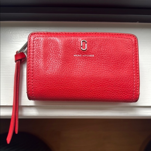 Marc Jacobs Tomato Red Leather Wallet - Picture 1 of 10